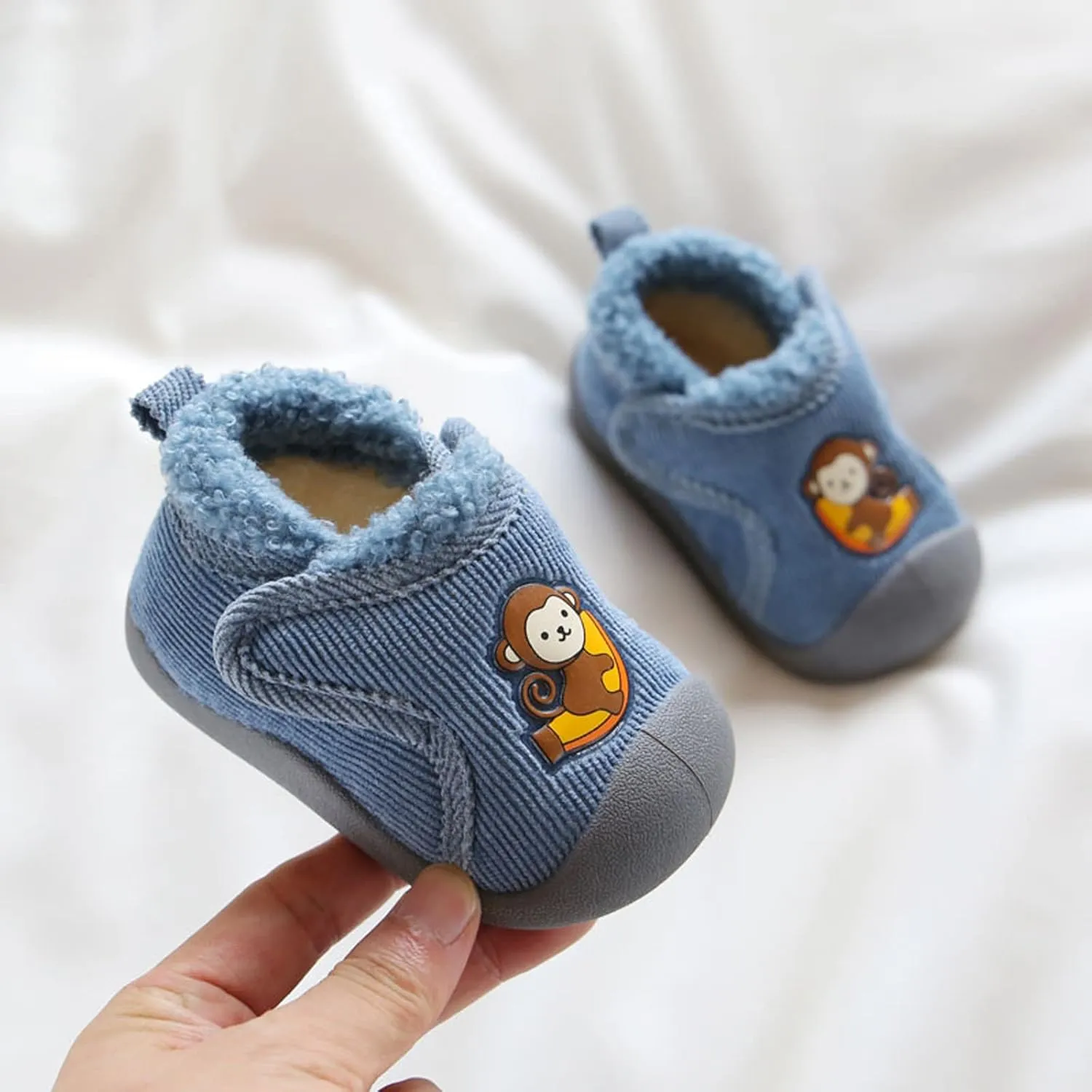 Infant Girls Boys artoon Cotton Cloth Plush Shoes Soft Flat Bottom Lightweight Slip On Warm Sport Shoes for Baby