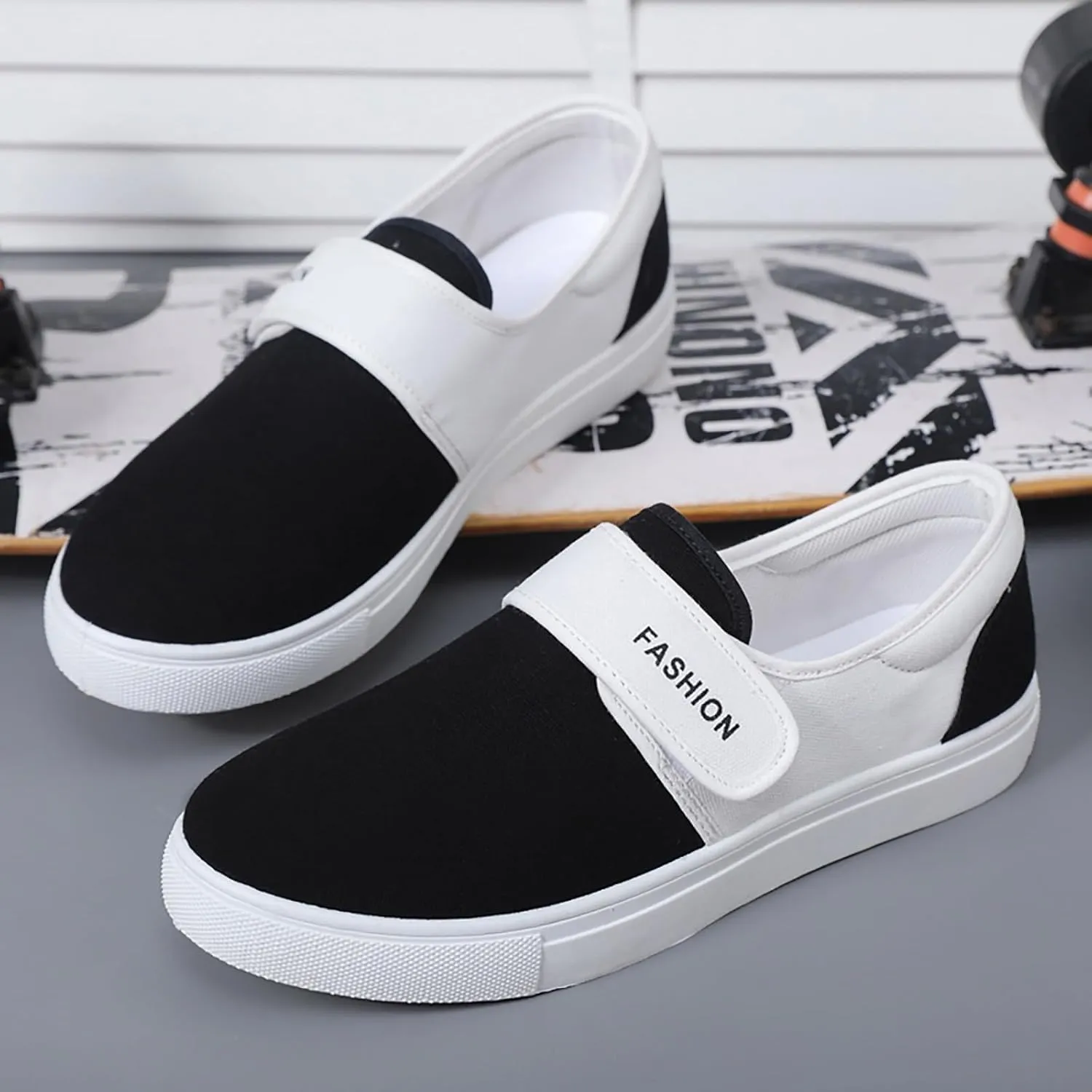 Light-Weight Mens Loafers & Slip-Ons Canvas for Men Low Top Walking Shoes Fashion Casual Shoes