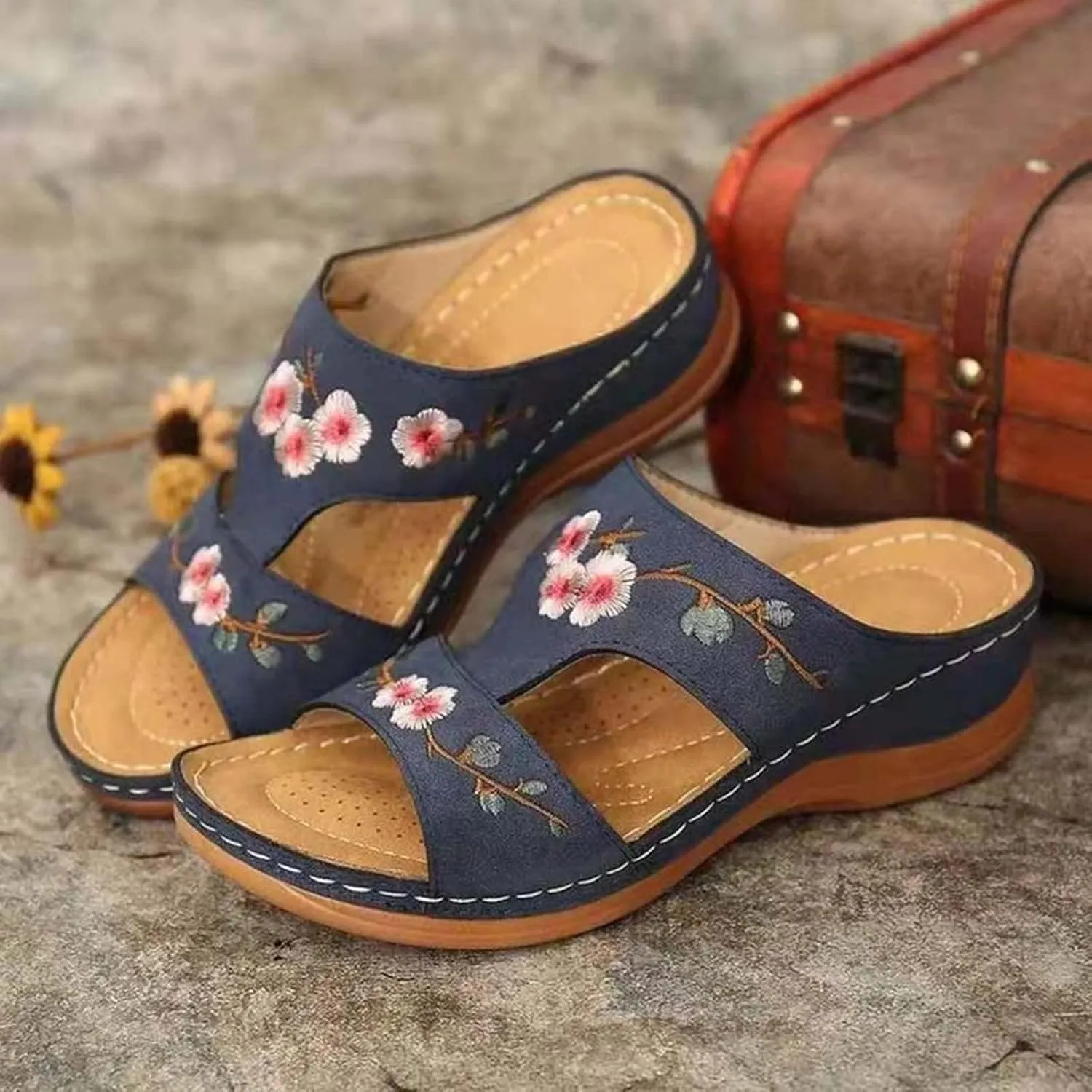oiangi Womens Sandals Flower Embroidered Wedge Slipper Casual Summer Fish Mouth Open Toe Hollow Out Slip-on Slides Lightweight Comfortable Outdoor Shoes