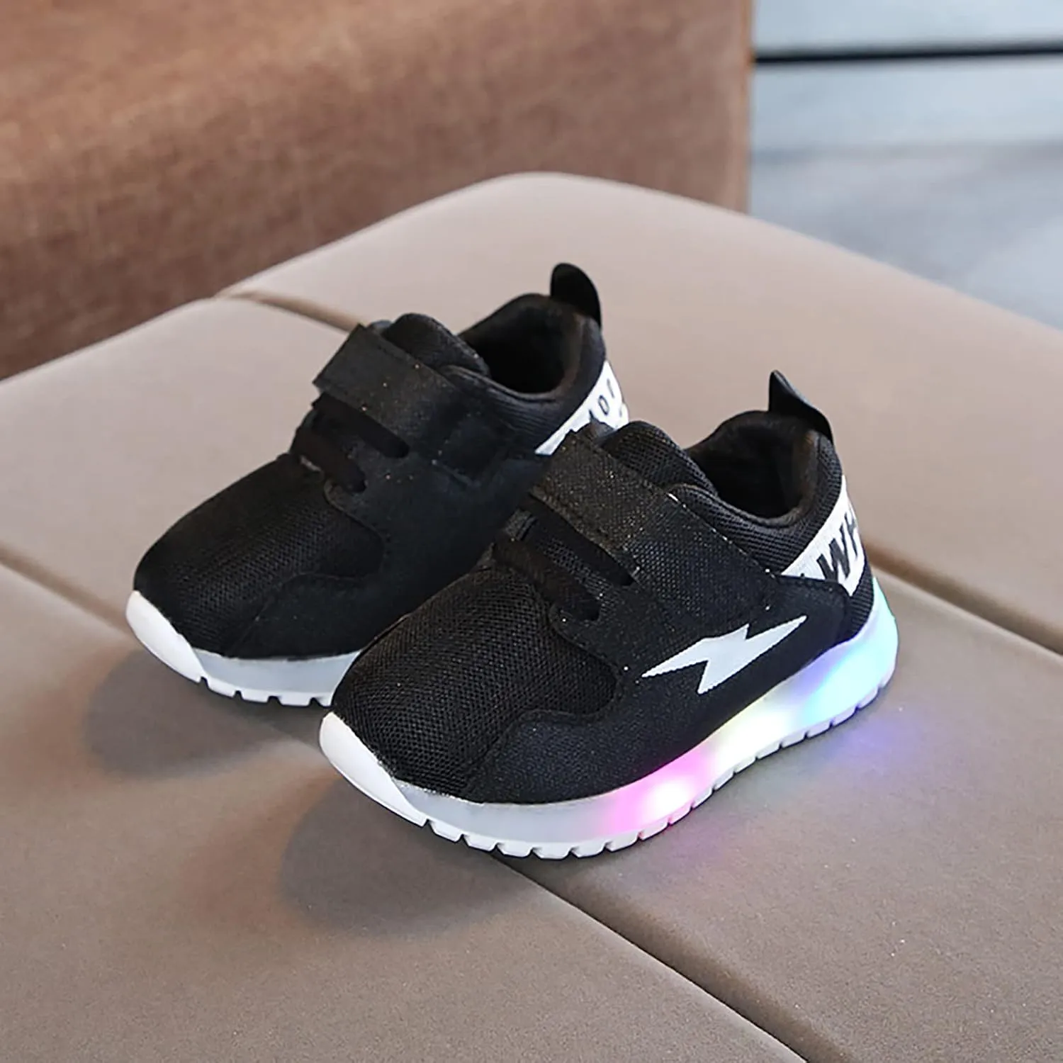 Sneakers for Girls Luminous Tennis Shoes Flashing Lightweight Breathable Hook and Loops Walking Mesh Adorable Outdoor Sport