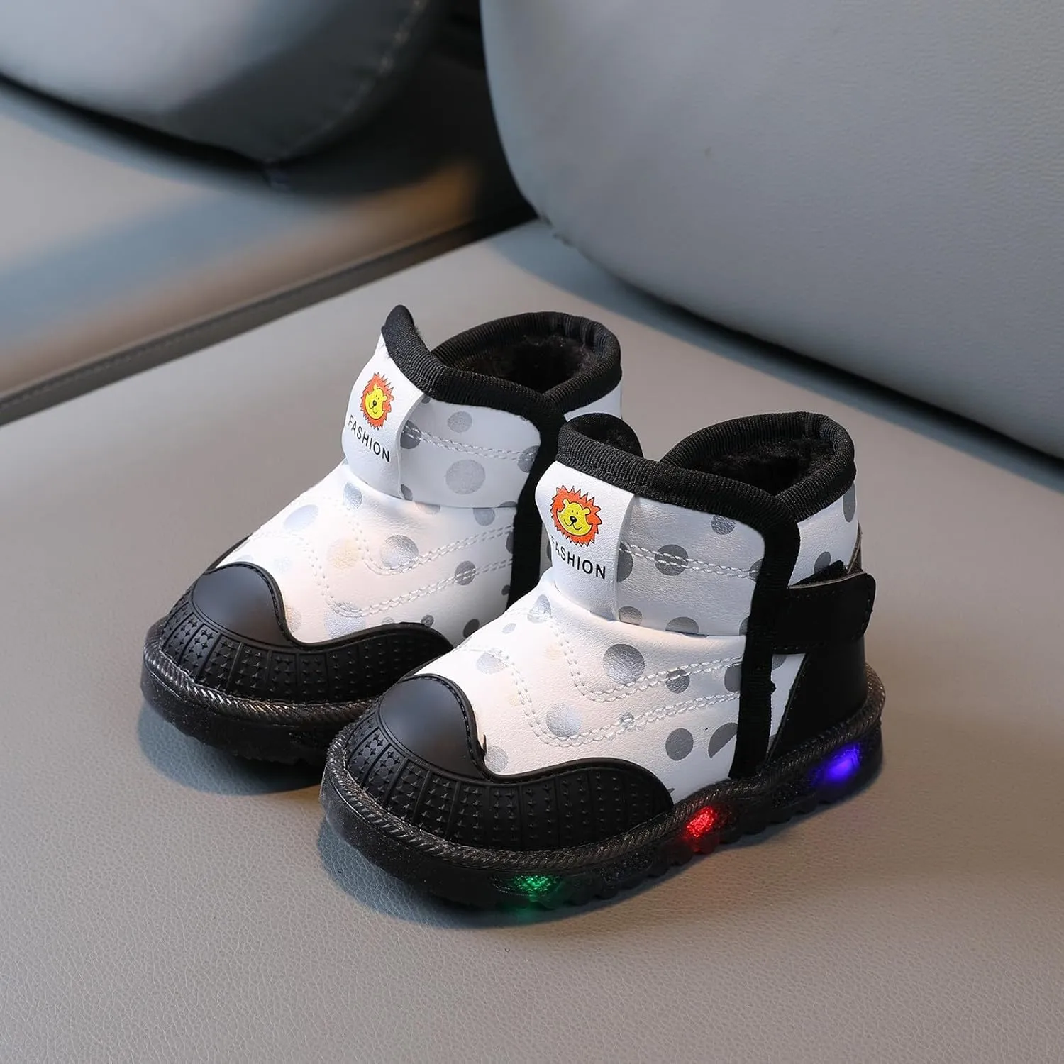 Toddler Light Up Booties Baby Girls Boys Flat aterproof Boots Newborn Slip On artoon Sneaker First Walking Shoes