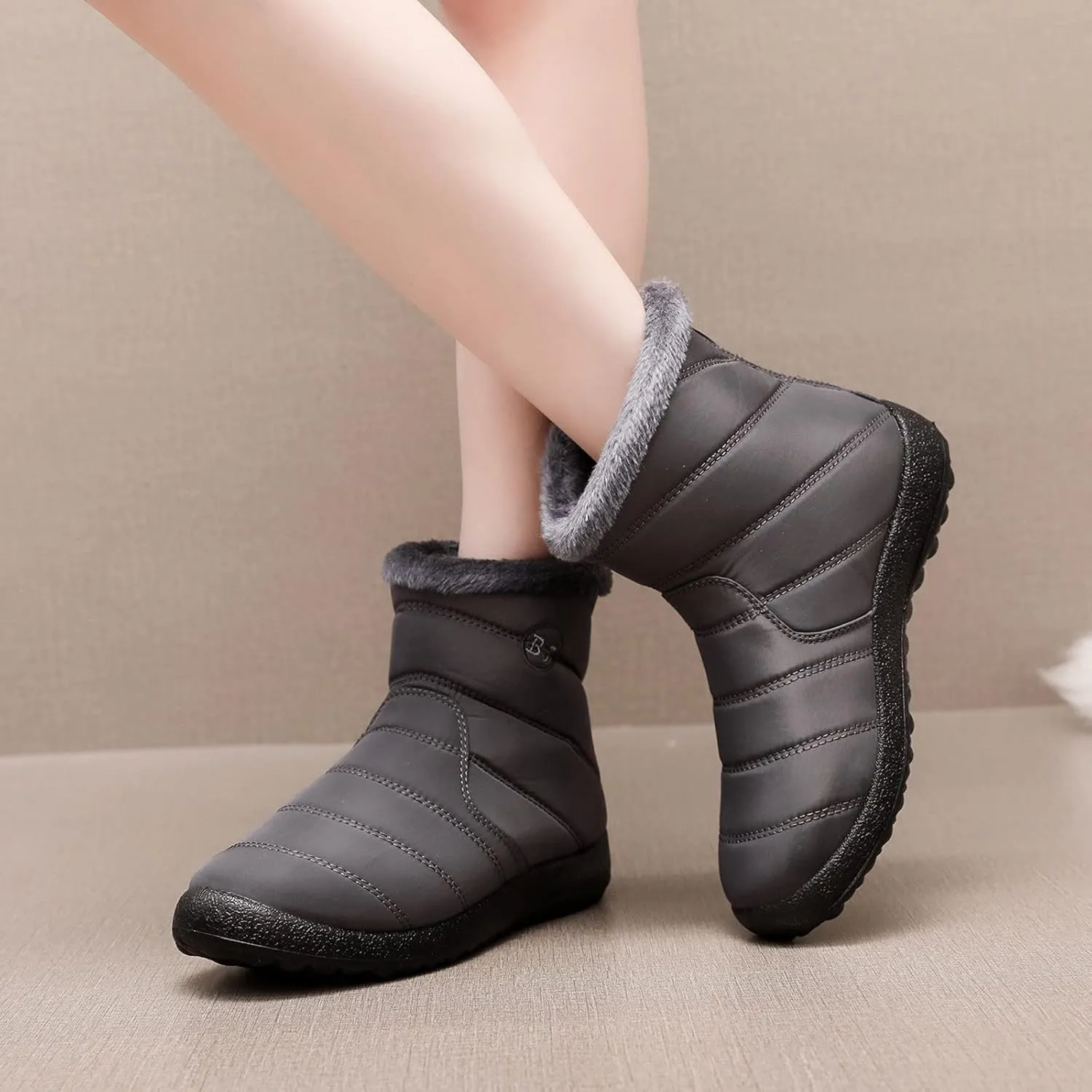 Womens Warm Fleece Lined Winter Snow Boots Water-proof Ankle Boots Outdoor Booties Comfortable Shoes for Women Slip On Walking Shoes Zip Up Flat Boots Anti-Slip Shoes for Christmas Party